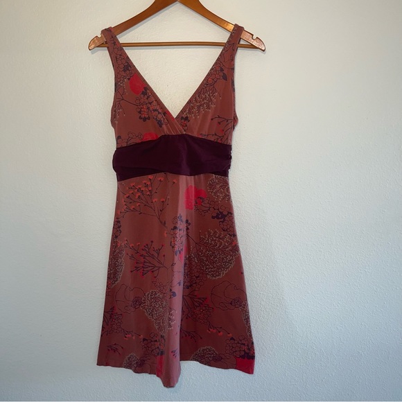 PATAGONIA MARGOT ANSIE FLORAL DRESS SIZE SMALL / RED MAUVE - Picture 3 of 6